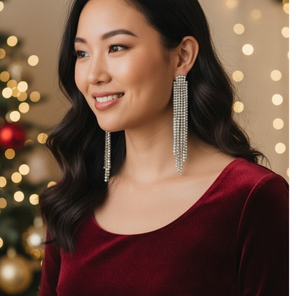 GAP Holiday Crystal "Cascade Smoking" oversized earring with a Silver Oxide NWT